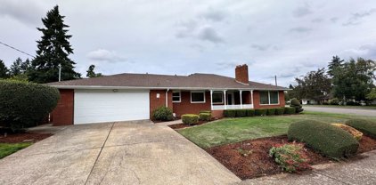 1725 Summit Av, Salem