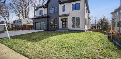 6907 Blue Star Dr, Mclean