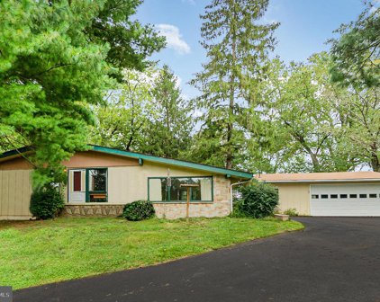 1253 Sharon Acres Rd, Forest Hill
