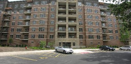 125 Lakeview Drive Unit #401, Bloomingdale