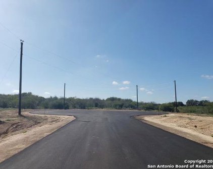213 Forest Creek Rd, Devine