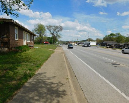 140 & 148 W Main; 20 Bois D Arc Street, Farmington