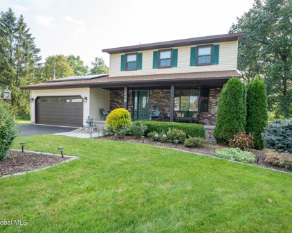 739 Bobby Court, Niskayuna