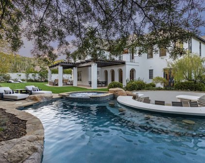 25300  Prado De Ambar, Calabasas