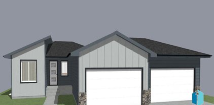 808 Sarah C Cir, Garretson