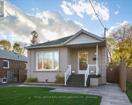 35 Mendip Crescent, Toronto