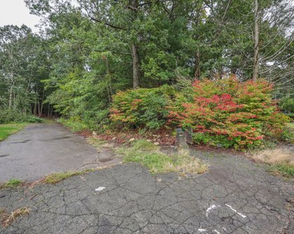 Holmes Ave, Stoughton