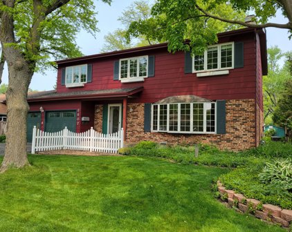 2607 N Highland Avenue, Arlington Heights