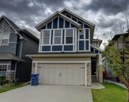 402 Hillcrest Circle Sw, Airdrie image