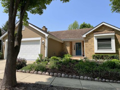 415 River Bluff Circle, Naperville