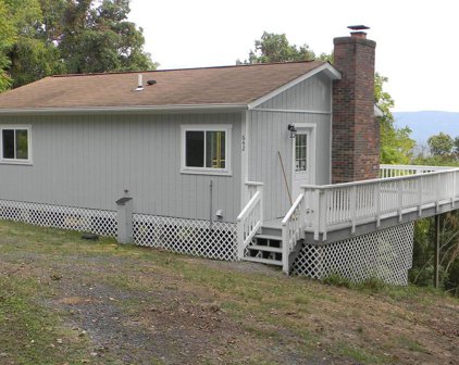 642 Hilltop Ln, Mount Jackson