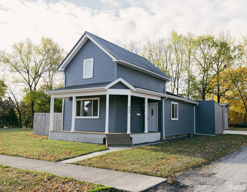 823 Wright St, Huntington