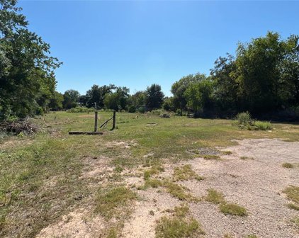 826 E Main Street, Tomball