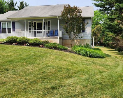 3302 Hampton Ct, Mount Airy
