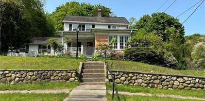 93 Grassy Plain Street, Bethel