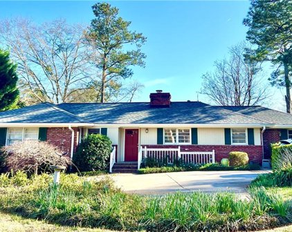 105 Silverwood Ne Road, Sandy Springs