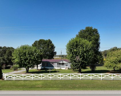 10655 N Highway 231, Bethpage