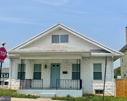 1341 W Poplar St, York