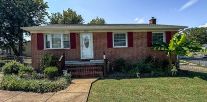 3827 Claremont Ln, Woodbridge