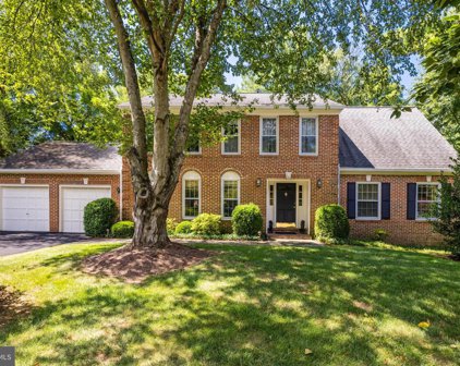 1208 Stable Gate Ct, Mclean