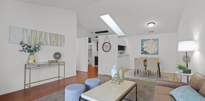 955 Villa Terrace, Brentwood