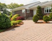 9 Pine Ridge Rd, Stoneham image