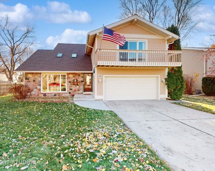 651 Monterey Drive, Crystal Lake