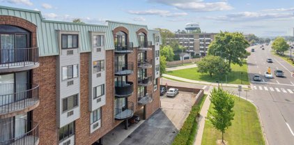 35300 WOODWARD Unit 208, Birmingham