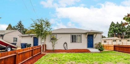 1015 W N ST, Springfield
