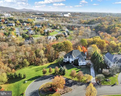 1760 Adeline Dr, Mechanicsburg
