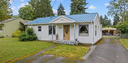 16040 25th Avenue NE, Shoreline