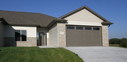 10221 Inna Street, Roca