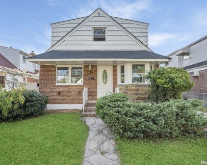 80-12 259th Street, Glen Oaks