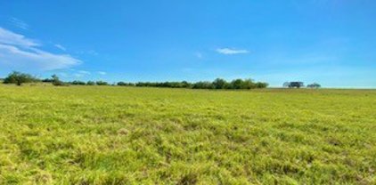 699 County Road 305, Floresville