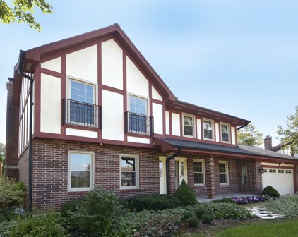 2320 N James Court, Arlington Heights