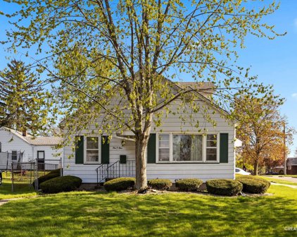 303 Zengele Avenue, Aurora