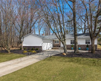 7935 West Ridge Drive, Broadview Heights