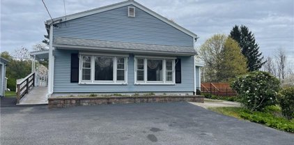 608 Mendon  Road, North Smithfield