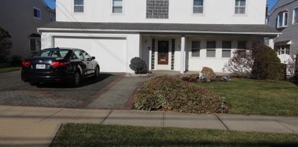 534 Halevy Drive, Cedarhurst