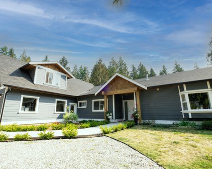 426 Solaz Place, Gibsons