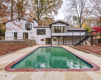 1606 E Nancy Creek Drive, Brookhaven