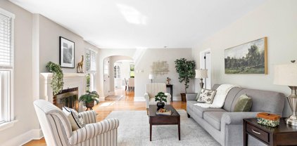 1014 S Providence Rd, Wallingford