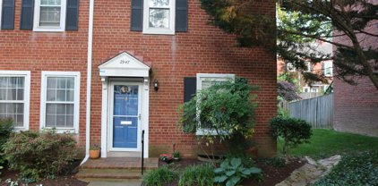 2947 S Columbus St, Arlington