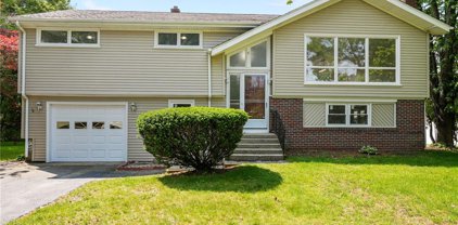 5 Baldwin  Drive, Johnston