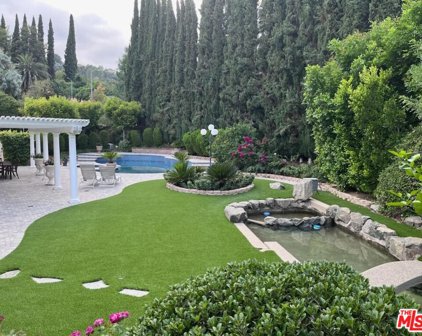 16230  Meadowcrest Rd, Sherman Oaks