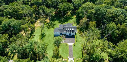 80 Mill River Road, Upper Brookville