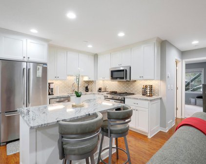 286 W Eagle Lake Drive, Maple Grove
