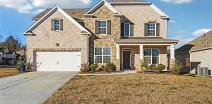 6765 Springfield Way, Atlanta