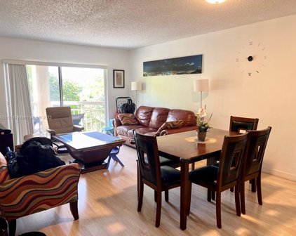 8290 Lake Dr Unit #416, Doral