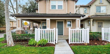 158 Sycamore Ave, Brentwood